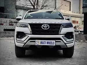 2022 4x2 2WD Petrol 2.7L Automatic — ₹30.8L on CarWale