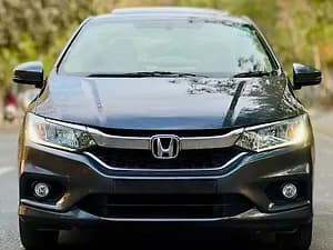 2019 VX CVT Petrol — ₹7.40L on CarWale