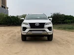 2026 4x2 2WD Petrol 2.7L Automatic — ₹38.5L on CarWale