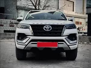 2022 4x2 2WD Petrol 2.7L Automatic — ₹31.0L on CarWale