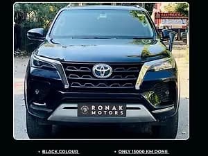 2024 4x2 2WD Diesel 2.8L Turbo Automatic — ₹39.0L on CarWale