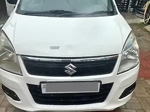 2017 LXI — ₹2.50L on CarWale