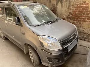 2017 LXI — ₹2.00L on CarWale