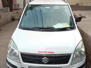 2017 LXI — ₹2.00L on CarWale