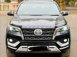 2022 4x2 2WD Petrol 2.7L Automatic — ₹31.5L on CarWale