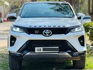 2025 4X2 2WD Diesel Turbo Automatic Dual Tone — ₹48.3L on CarWale