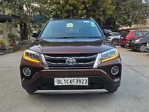 2021 Premium Grade MT Dual Tone — ₹6.75L on CarWale