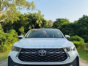 2023 VX Hybrid (Electric + Petrol) Automatic (e-CVT) 8 STR — ₹23.9L on CarWale