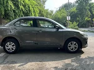 2017 VXi Petrol Manual — ₹4.65L on CarWale