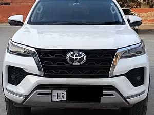 2023 4x2 2WD Diesel 2.8L Turbo 6 Speed Manual — ₹31.3L on CarWale