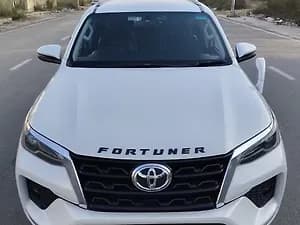 2025 4x2 2WD Petrol 2.7L Automatic — ₹38.0L on CarWale