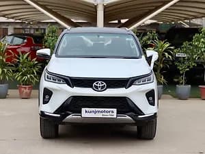 2024 4X2 2WD Diesel Turbo Automatic Dual Tone — ₹41.9L on CarWale