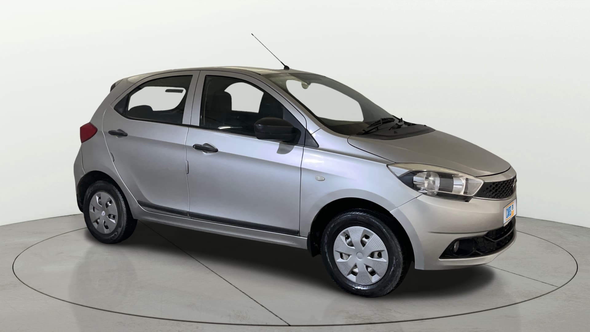 2018 XM PETROL — ₹2.80L on Cars24