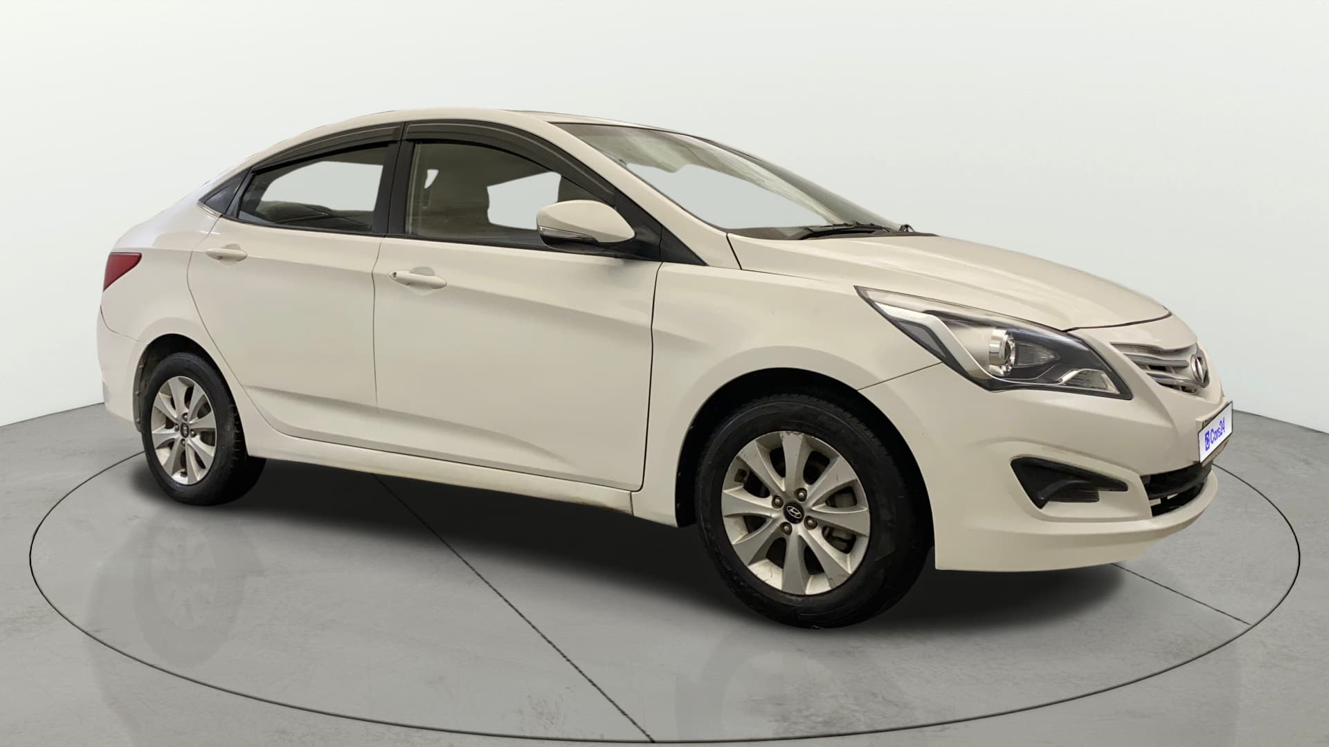 2016 FLUIDIC 4S 1.6 VTVT S AT — ₹3.85L on Cars24