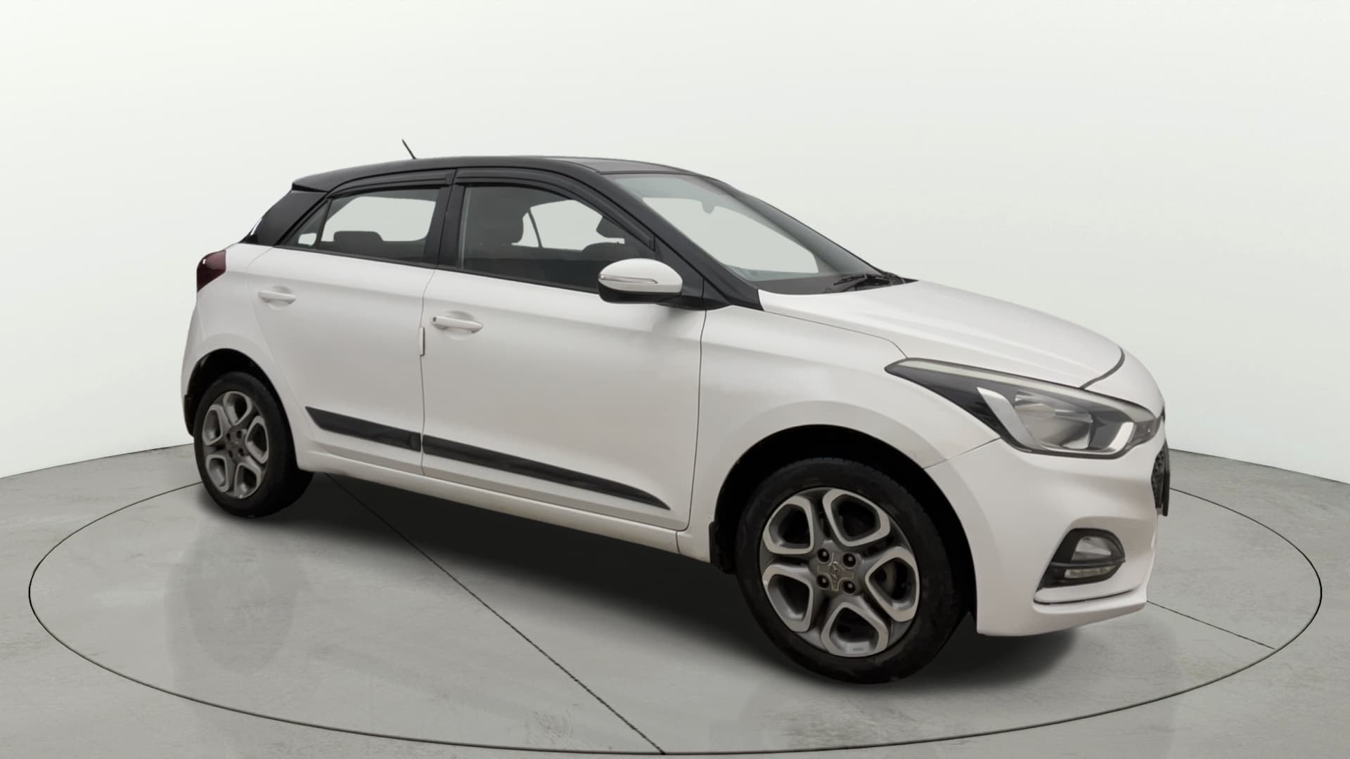 2018 ASTA 1.2 DUAL TONE — ₹4.17L on Cars24