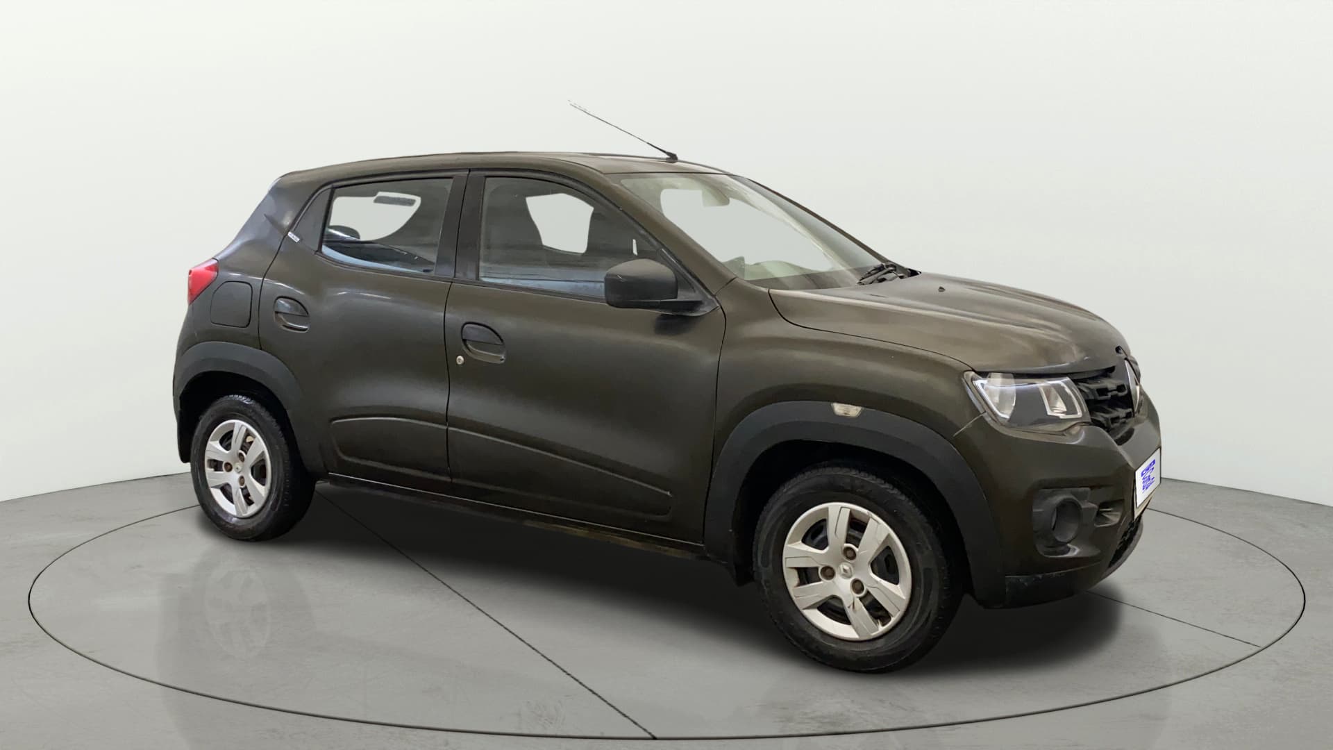 2016 RXT 0.8 — ₹1.74L on Cars24