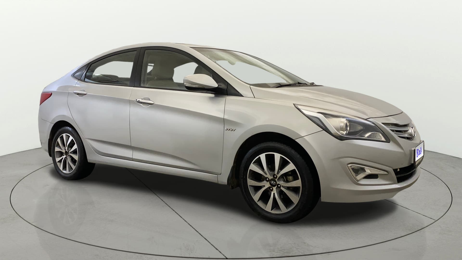2015 FLUIDIC 4S 1.6 VTVT SX — ₹3.47L on Cars24
