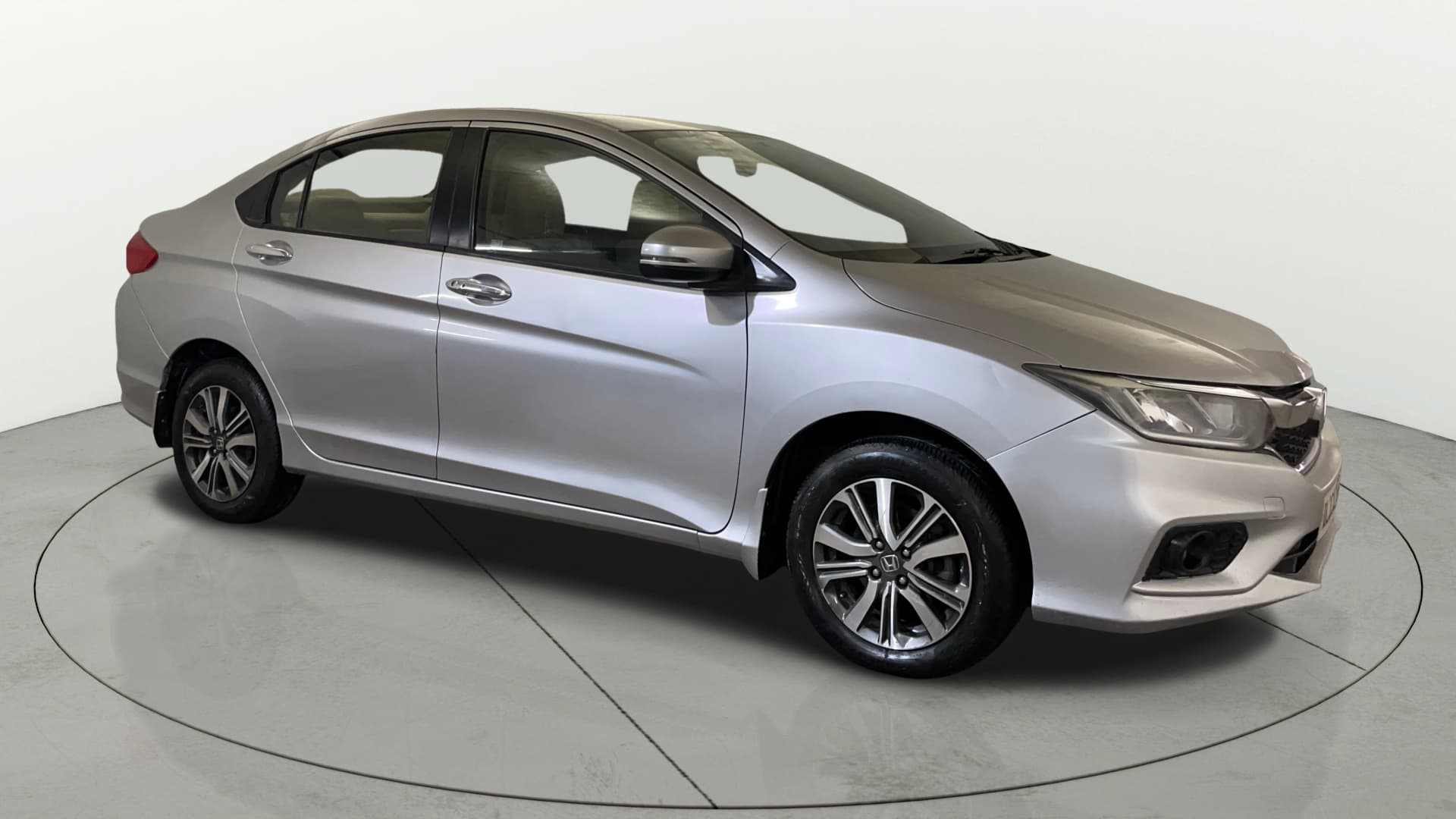 2018 1.5L I-VTEC V MT — ₹4.75L on Cars24