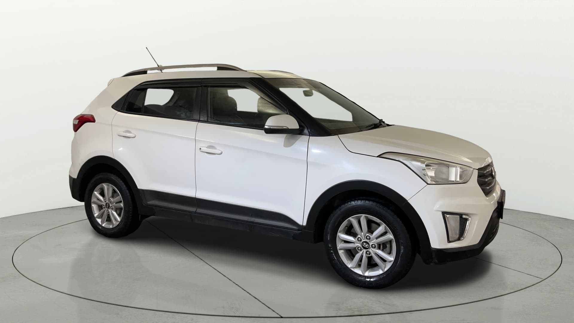 2017 E PLUS 1.6 PETROL — ₹5.03L on Cars24