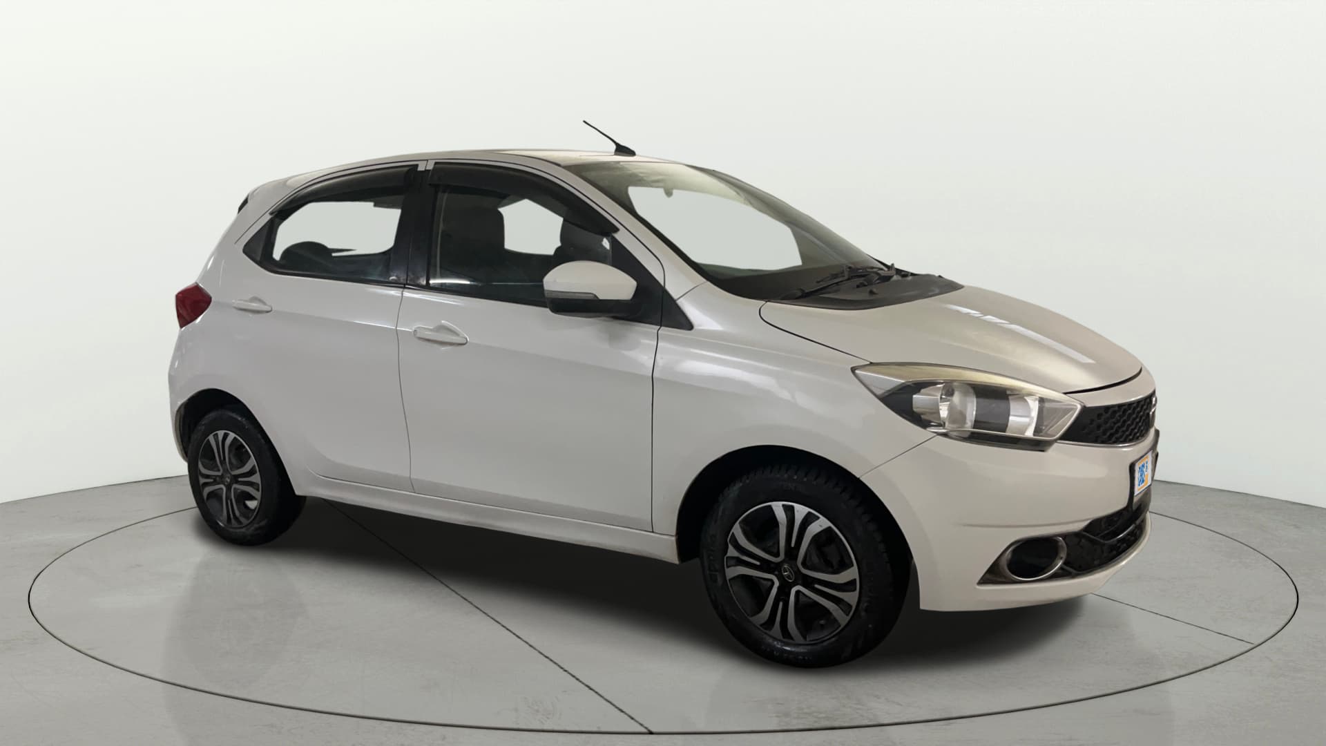 2019 XZA PETROL — ₹2.99L on Cars24