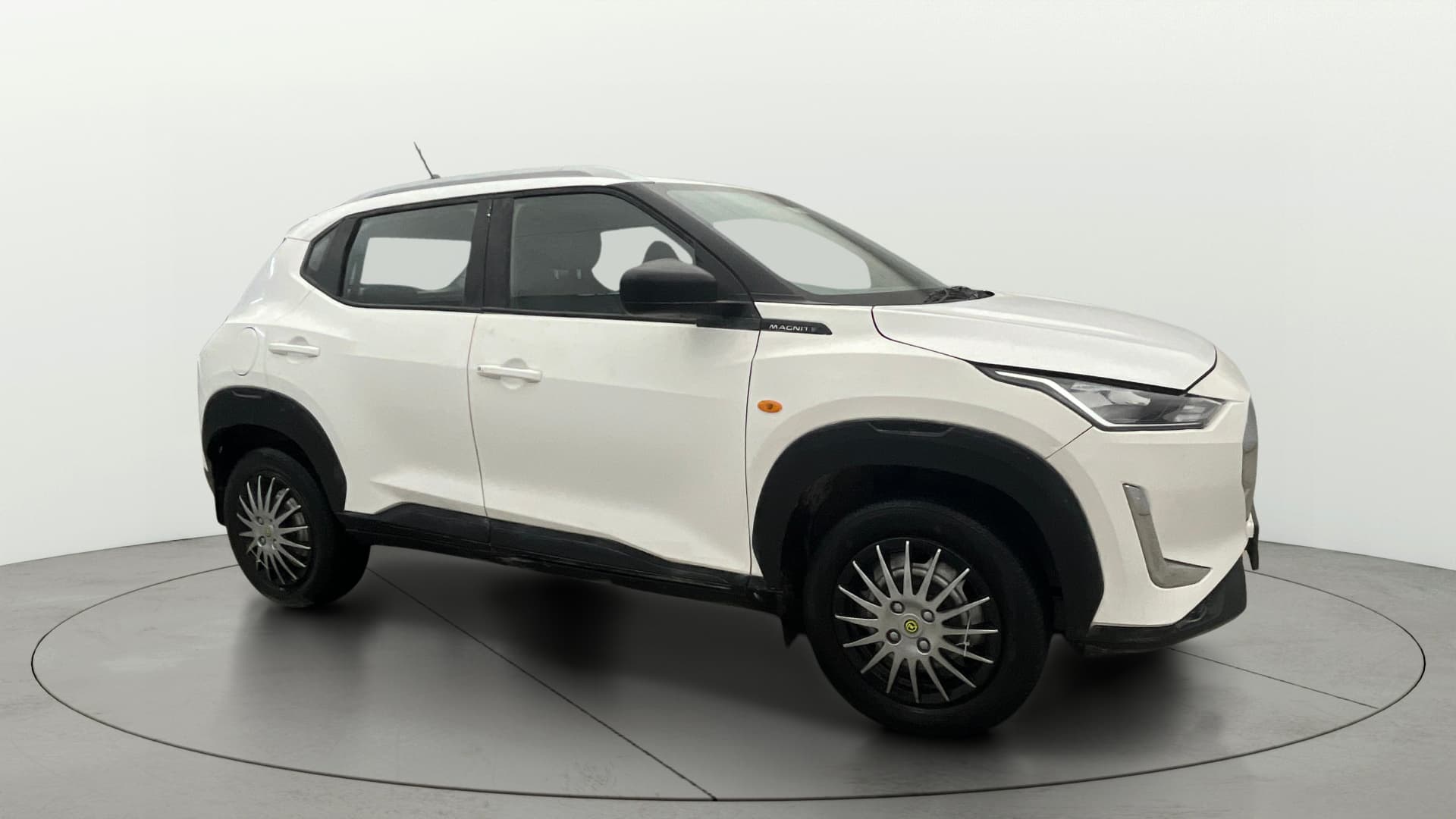 2023 XE — ₹4.30L on Cars24