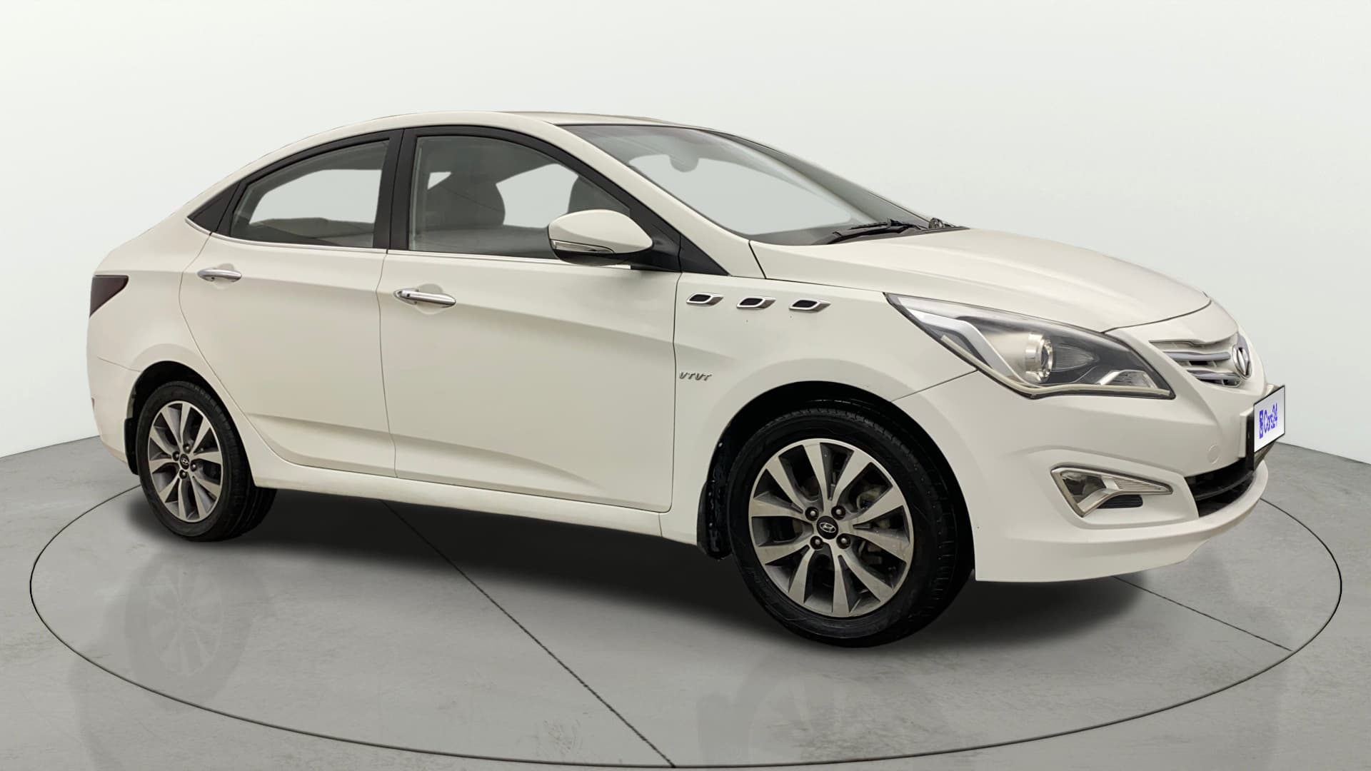 2015 FLUIDIC 4S 1.6 VTVT S(O) — ₹3.55L on Cars24