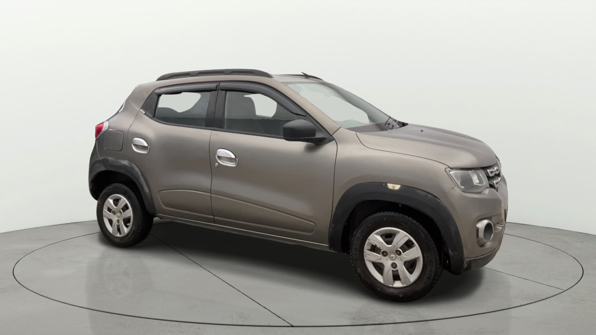 2016 RXT 0.8 — ₹1.55L on Cars24