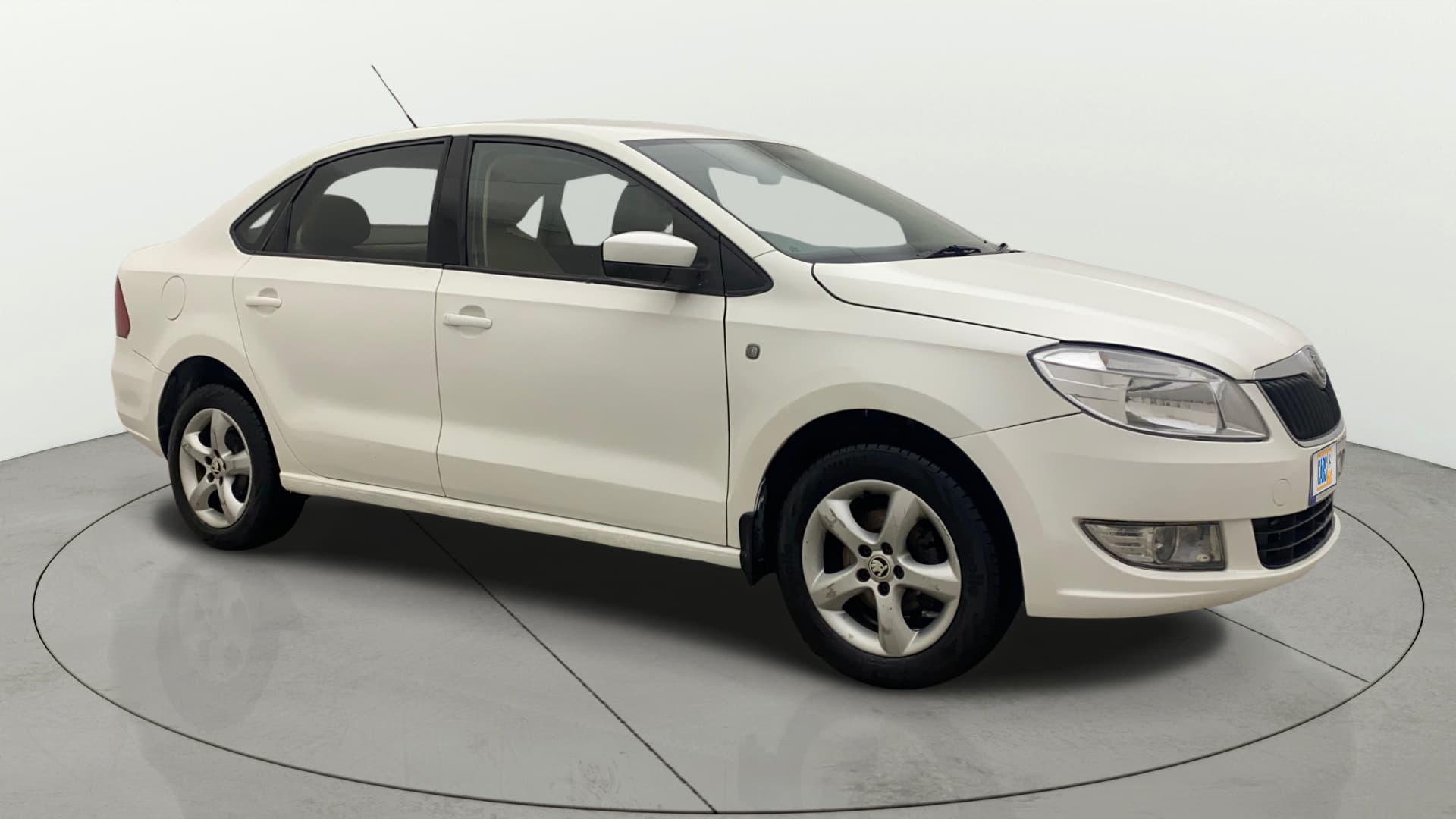 2013 AMBITION 1.6 MPI AT — ₹3.10L on Cars24