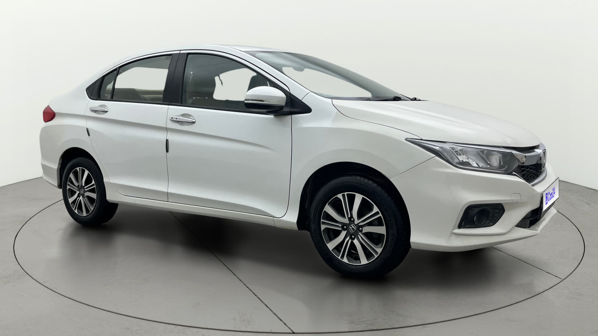 2019 1.5L I-VTEC V MT — ₹7.40L on Cars24