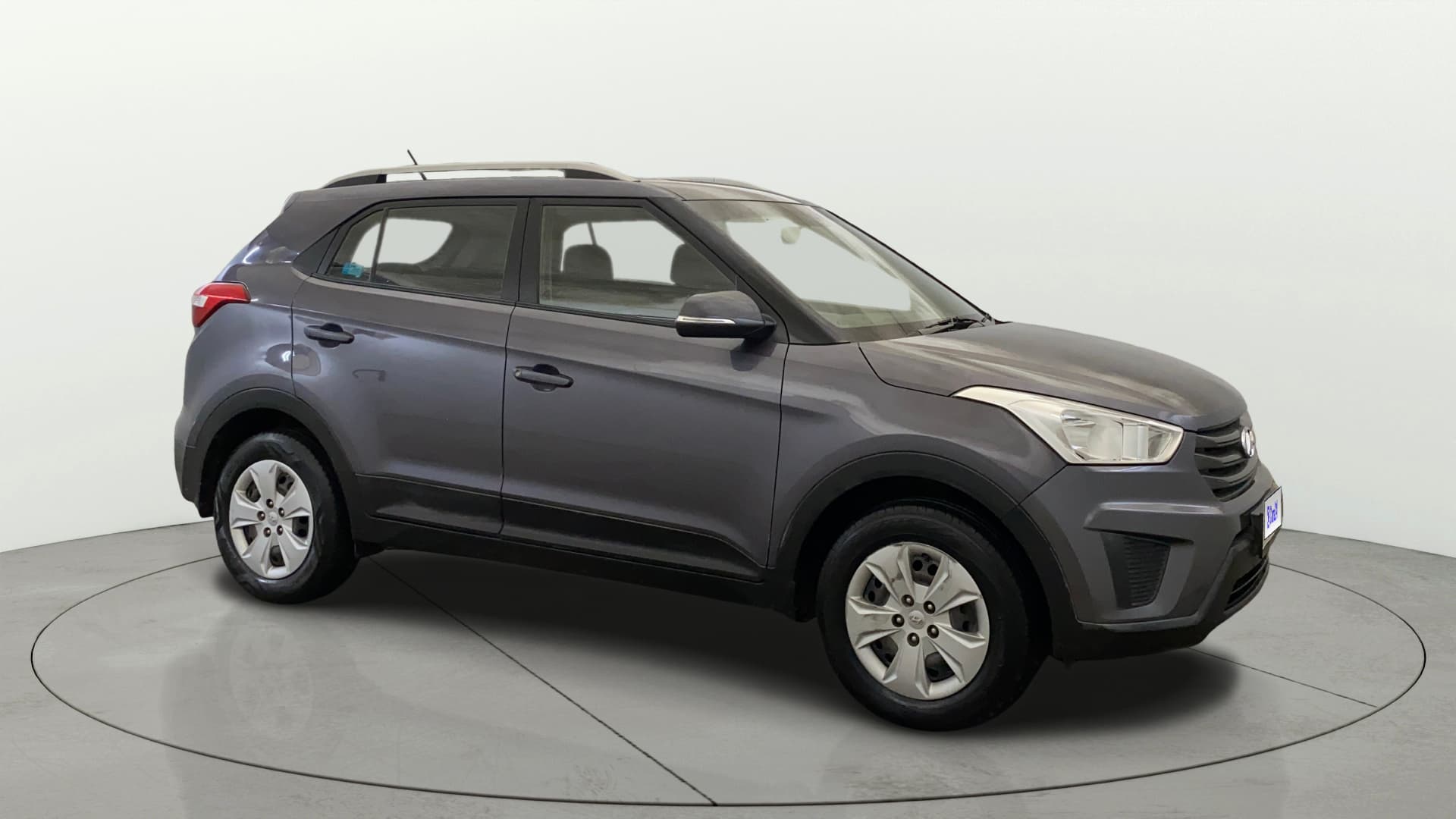 2017 E PLUS 1.6 PETROL — ₹4.92L on Cars24