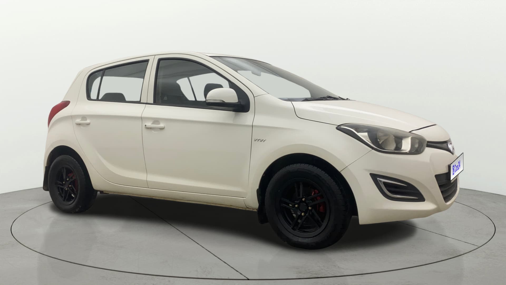 2013 MAGNA 1.2 — ₹3.09L on Cars24