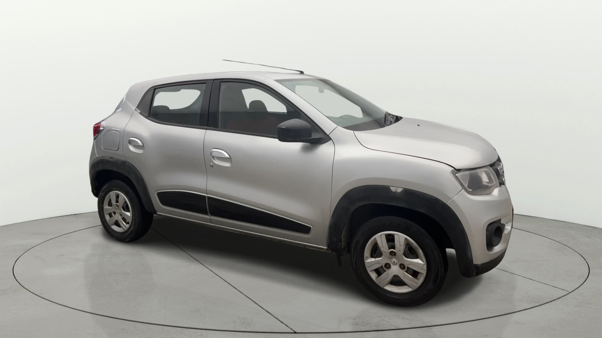 2016 RXT 0.8 — ₹1.68L on Cars24