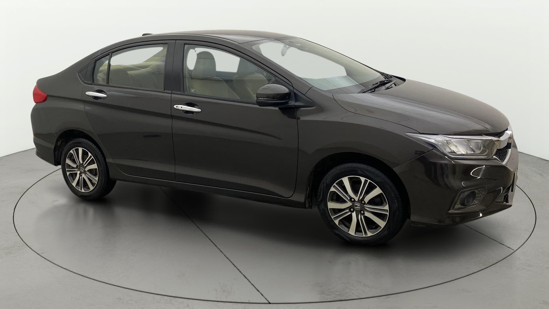 2019 1.5L I-VTEC V MT — ₹6.81L on Cars24
