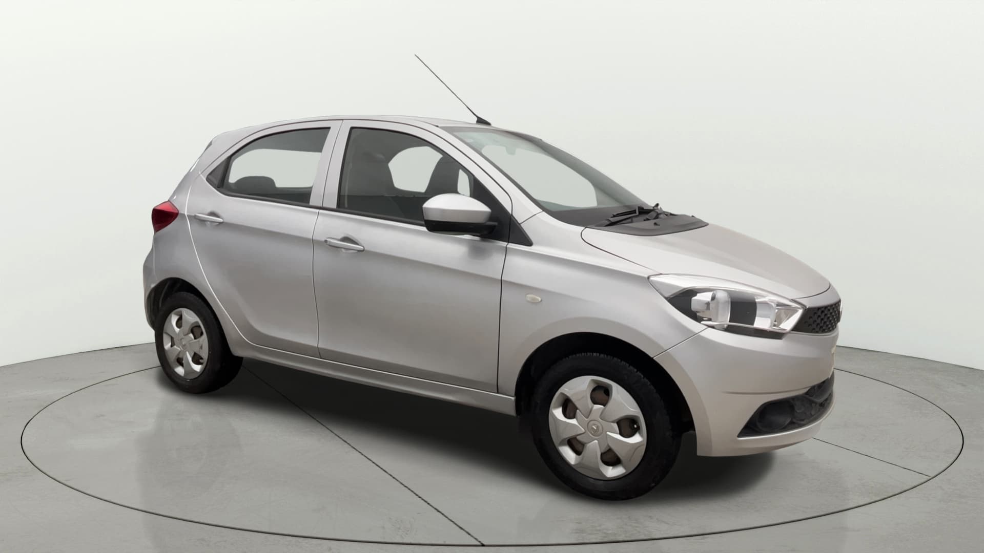 2018 XT PETROL — ₹2.80L on Cars24