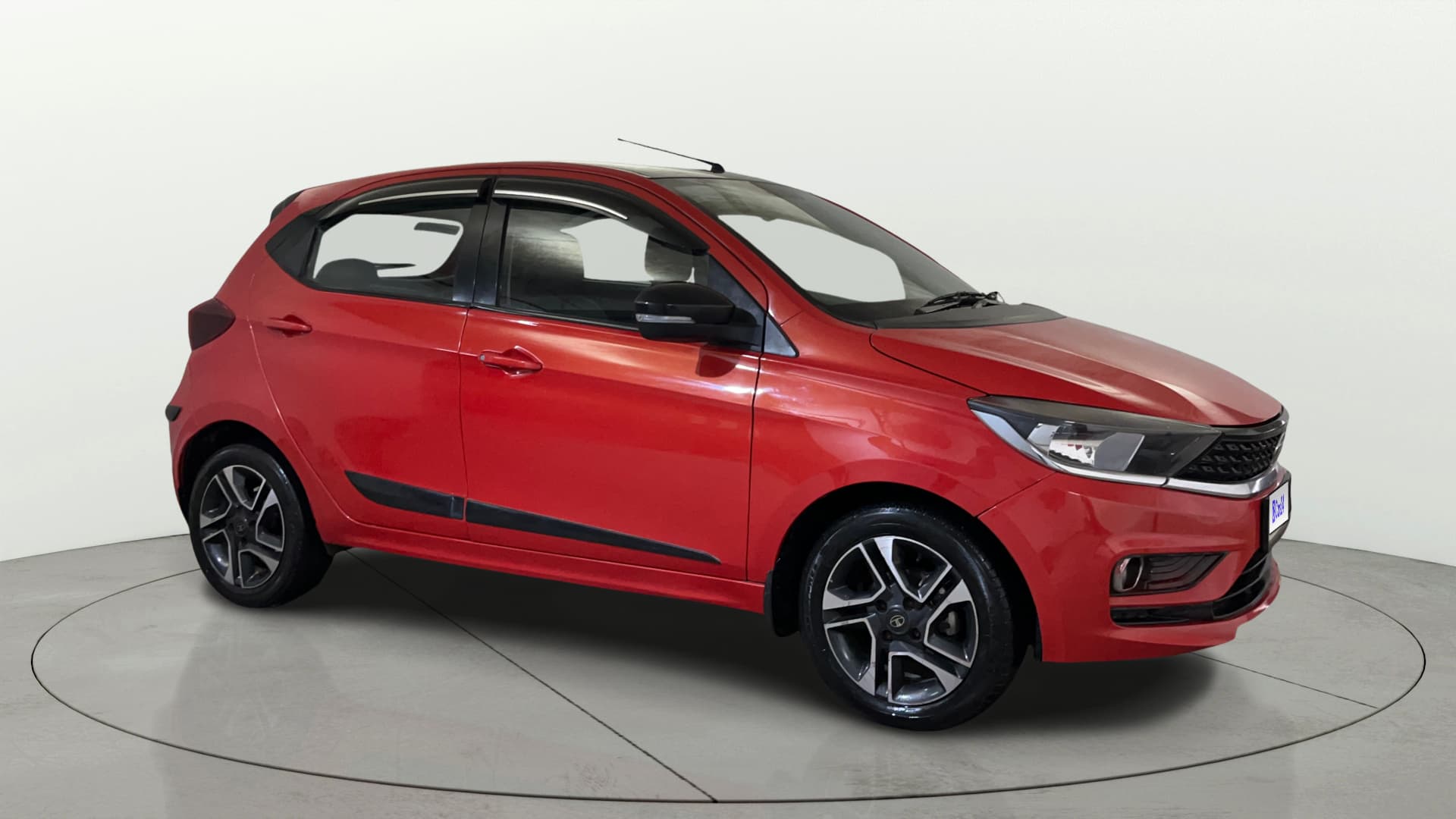 2020 XZA PLUS PETROL — ₹3.67L on Cars24