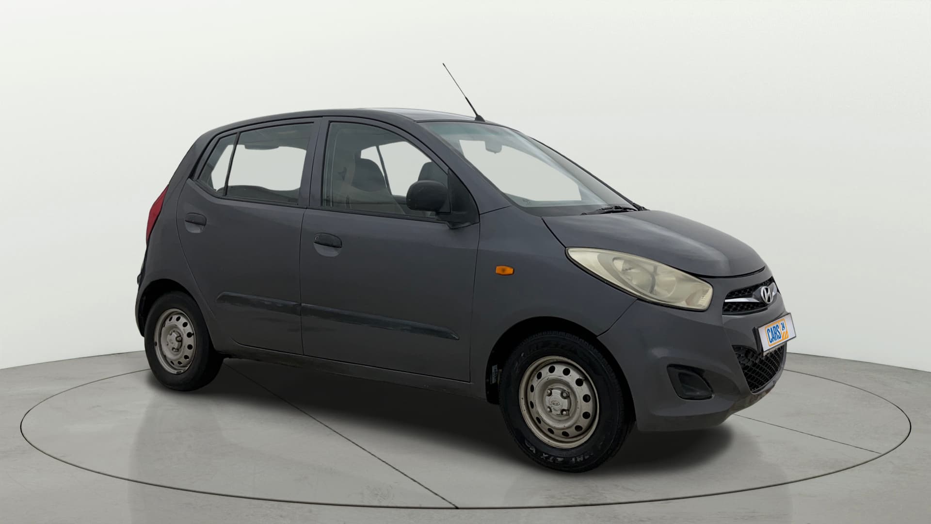 2014 MAGNA 1.1 — ₹1.57L on Cars24