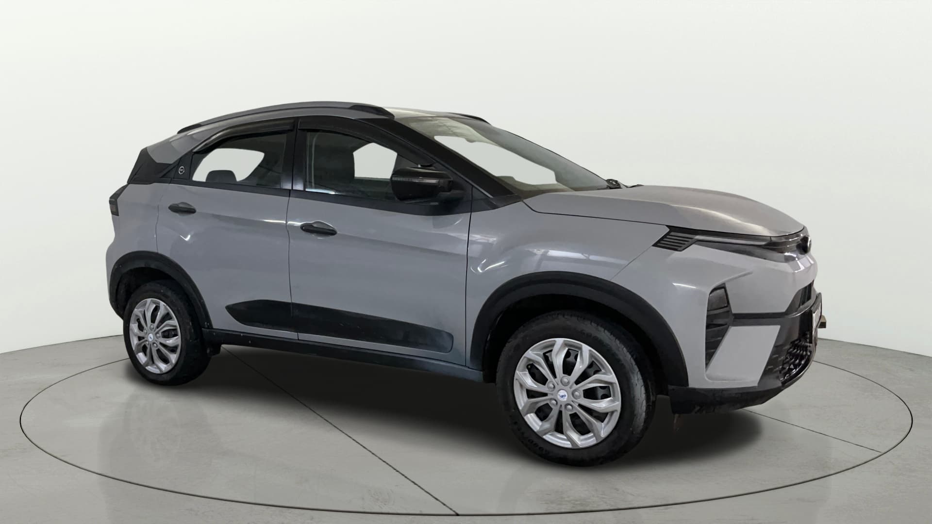 2024 PURE 1.2 PETROL — ₹7.51L on Cars24
