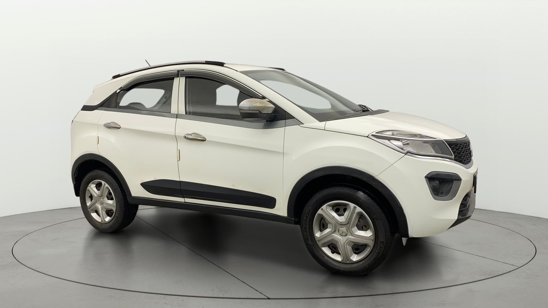 2019 XMA PETROL — ₹4.90L on Cars24