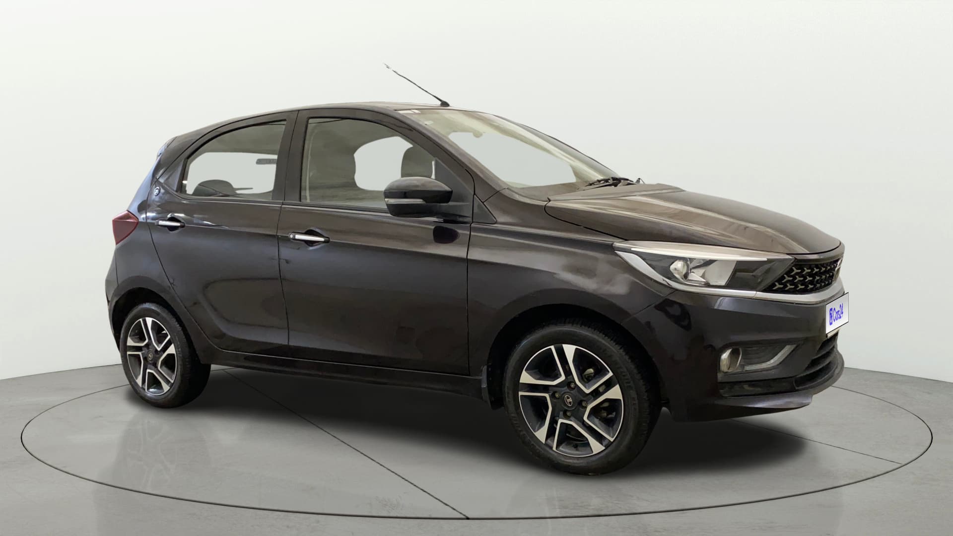 2023 XZA PLUS PETROL — ₹4.89L on Cars24