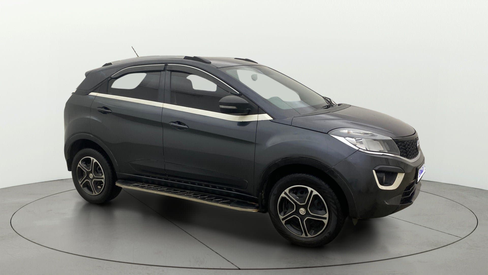 2018 XMA PETROL — ₹5.26L on Cars24