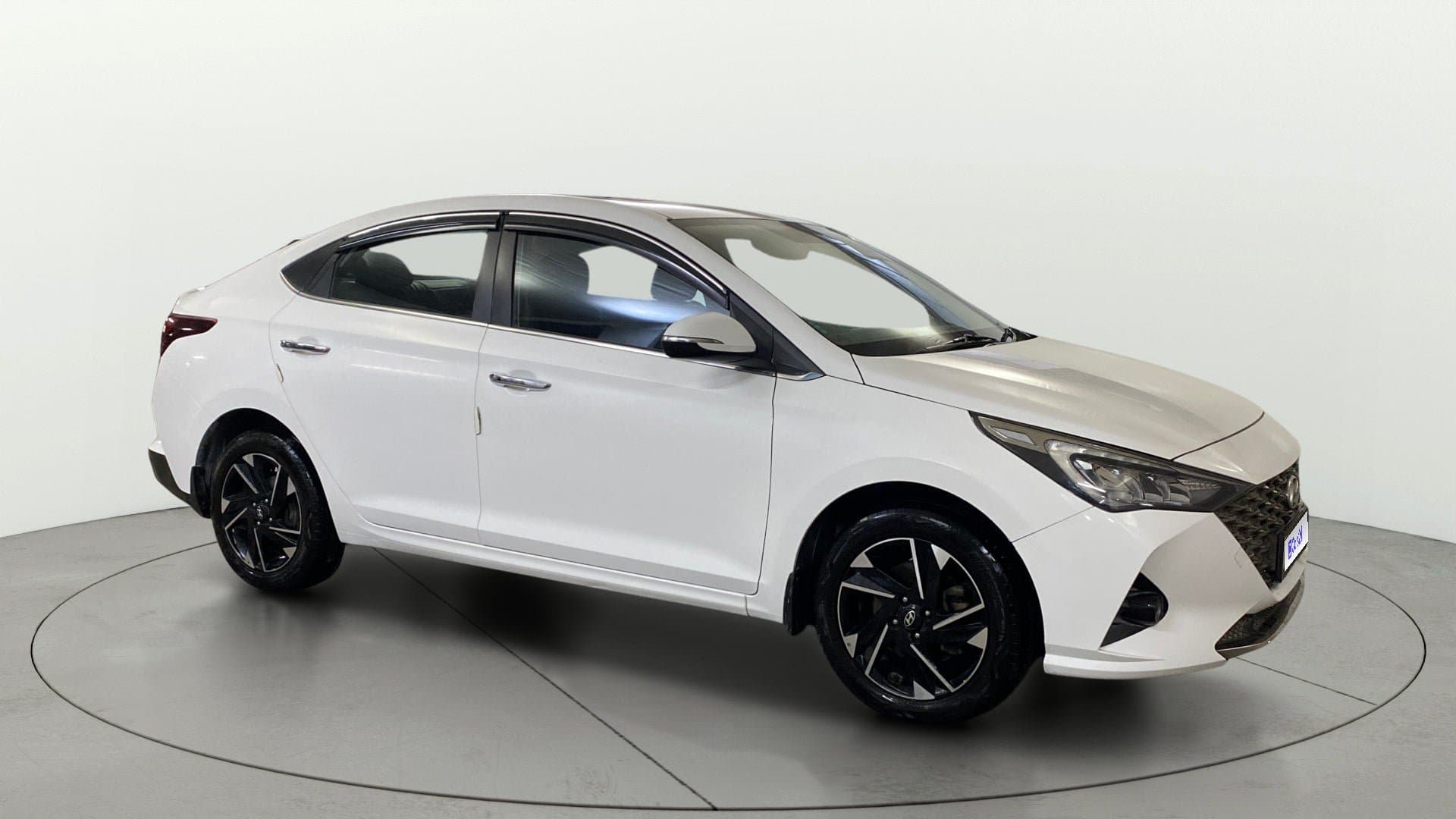 2021 SX (O) 1.5 CRDI AT — ₹9.33L on Cars24
