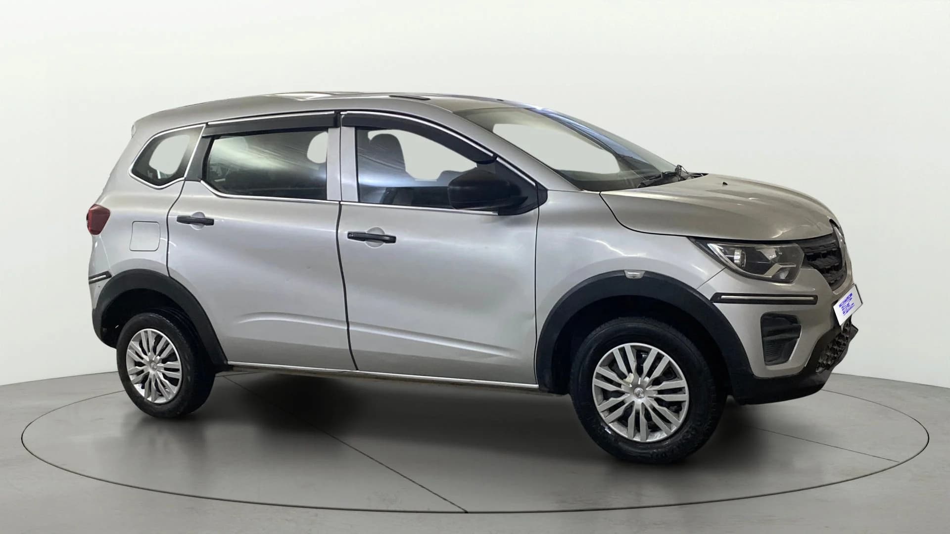 2023 RXE MT — ₹3.89L on Cars24