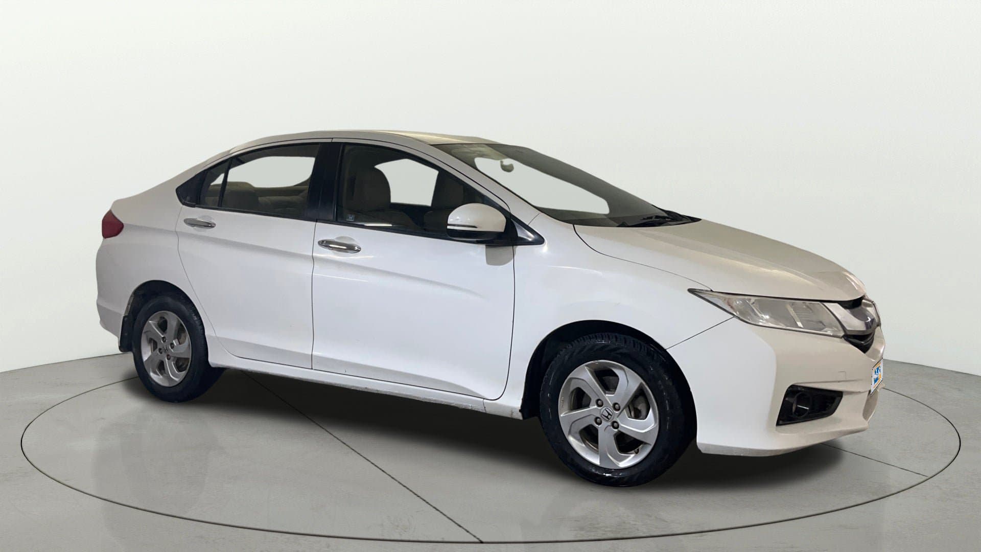 2016 1.5L I-VTEC V MT — ₹3.25L on Cars24