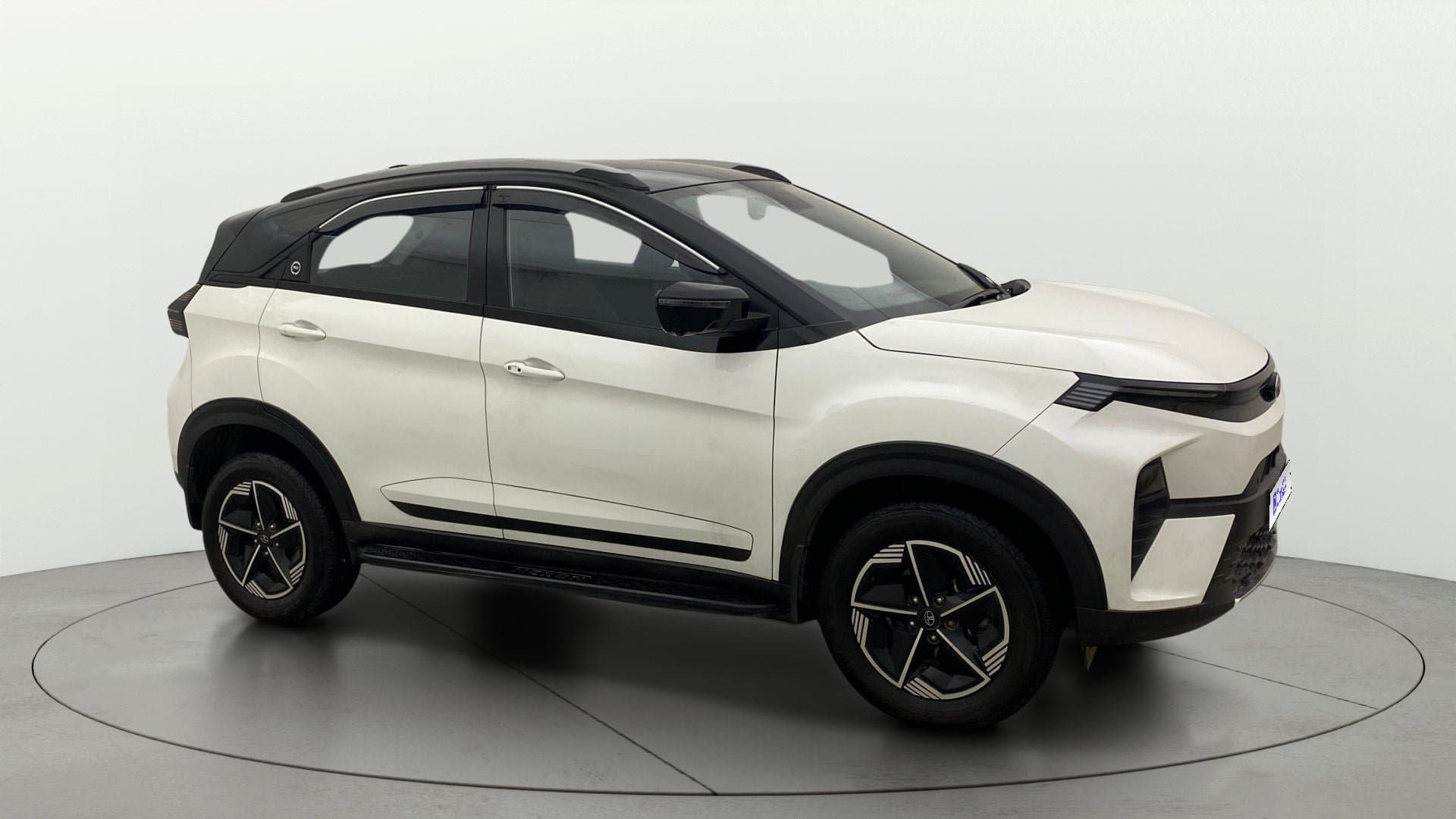 2024 FEARLESS + SUNROOF DCA DUAL TONE 1.2 PETROL — ₹12.0L on Cars24