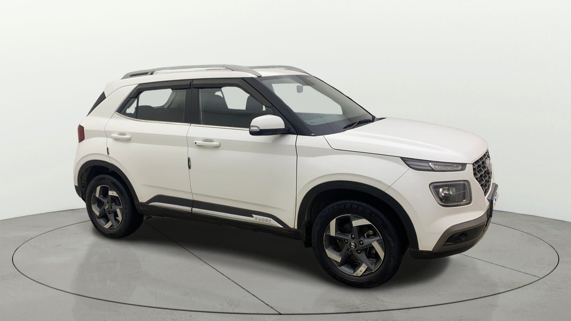 2021 SX 1.5 CRDI — ₹8.83L on Cars24