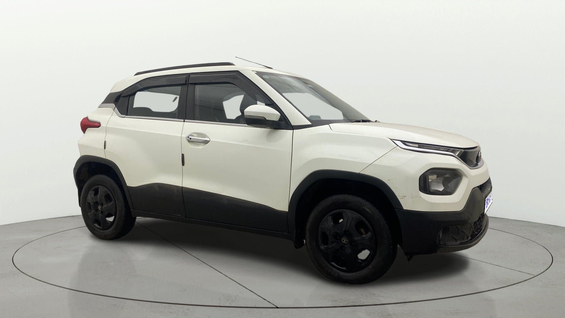 2022 ACCOMPLISHED MT — ₹6.00L on Cars24