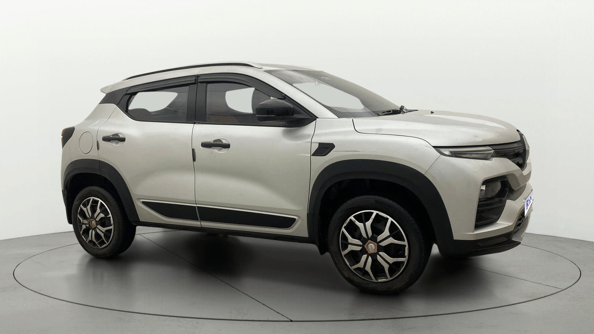 2022 RXE MT — ₹4.75L on Cars24