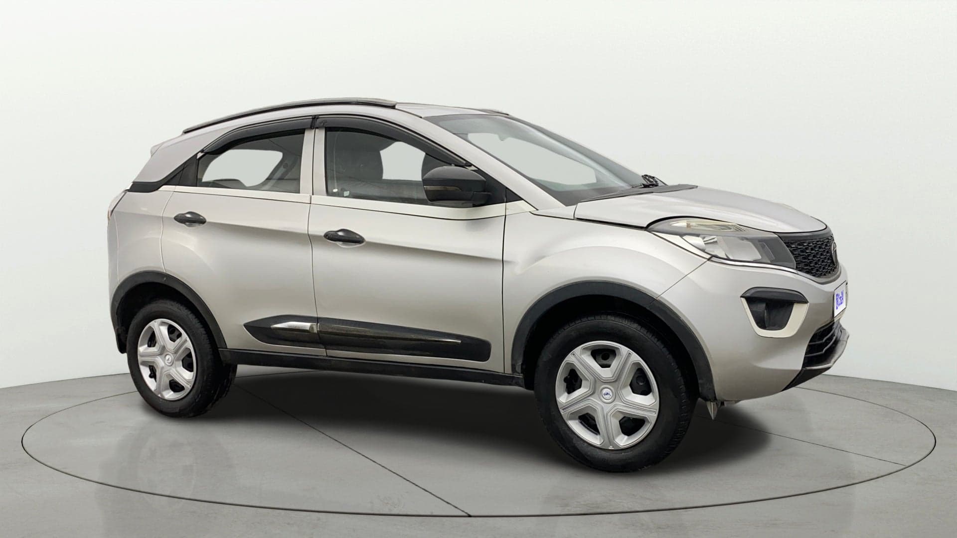 2018 XMA PETROL — ₹3.71L on Cars24