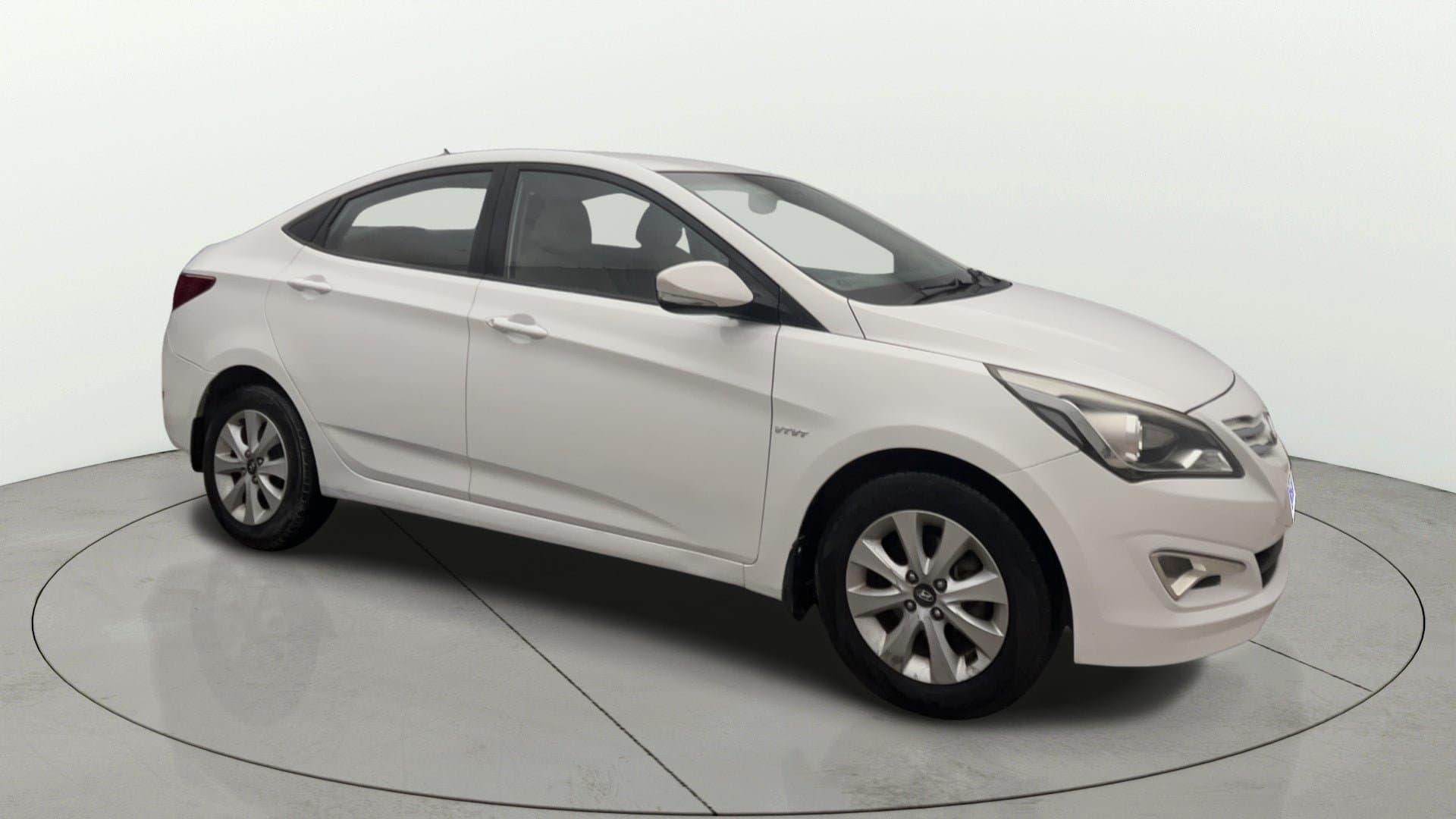 2015 FLUIDIC 4S 1.6 VTVT S — ₹3.76L on Cars24