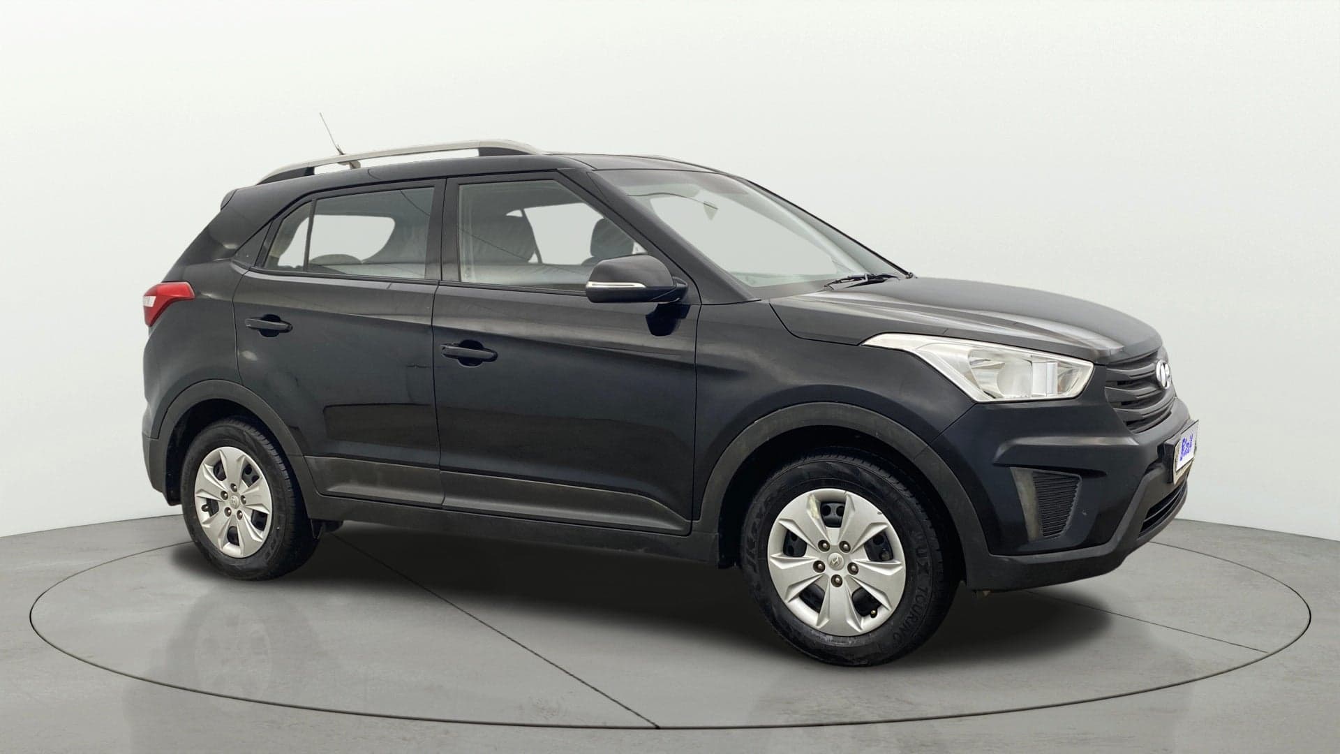 2017 E PLUS 1.6 PETROL — ₹4.76L on Cars24
